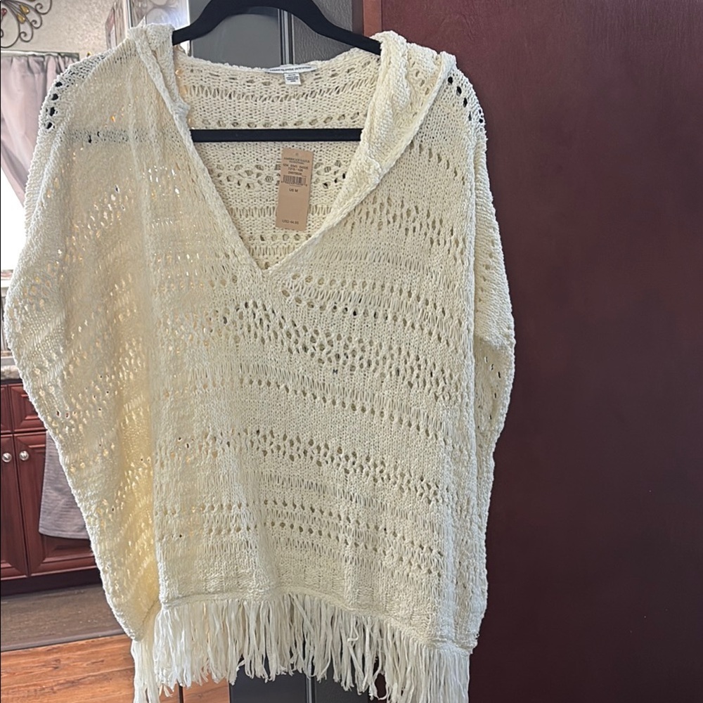 🤍NWT American Eagle Outfitters Cream V-Neck Sweater with Fringe🤍